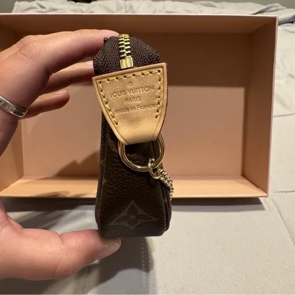 Louis Vuitton Mini Pochette - New in Box! - Picture 4 of 8